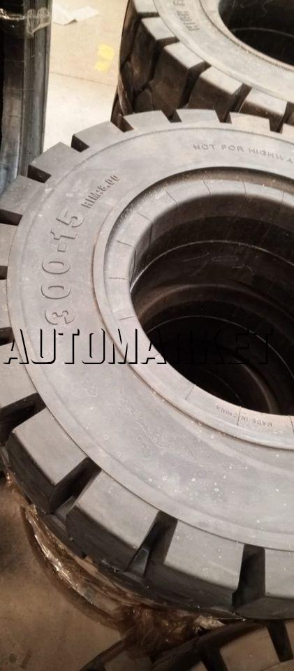 300-15 Roadhiker Solid Standard Forklift Tyre from China