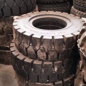 300-15 Roadhiker Solid Standard Forklift Tyre from China