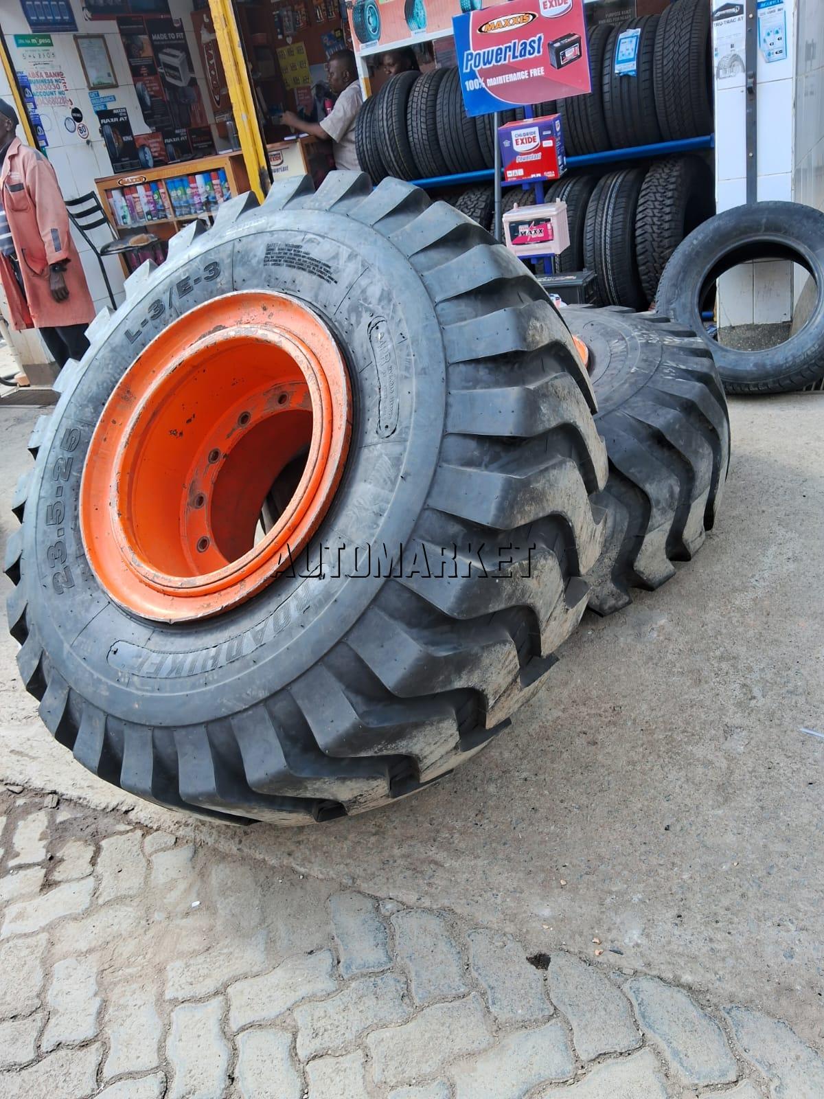 23.5-25 Roadhiker 24 Ply E3/L3 Industrial Tyre from China