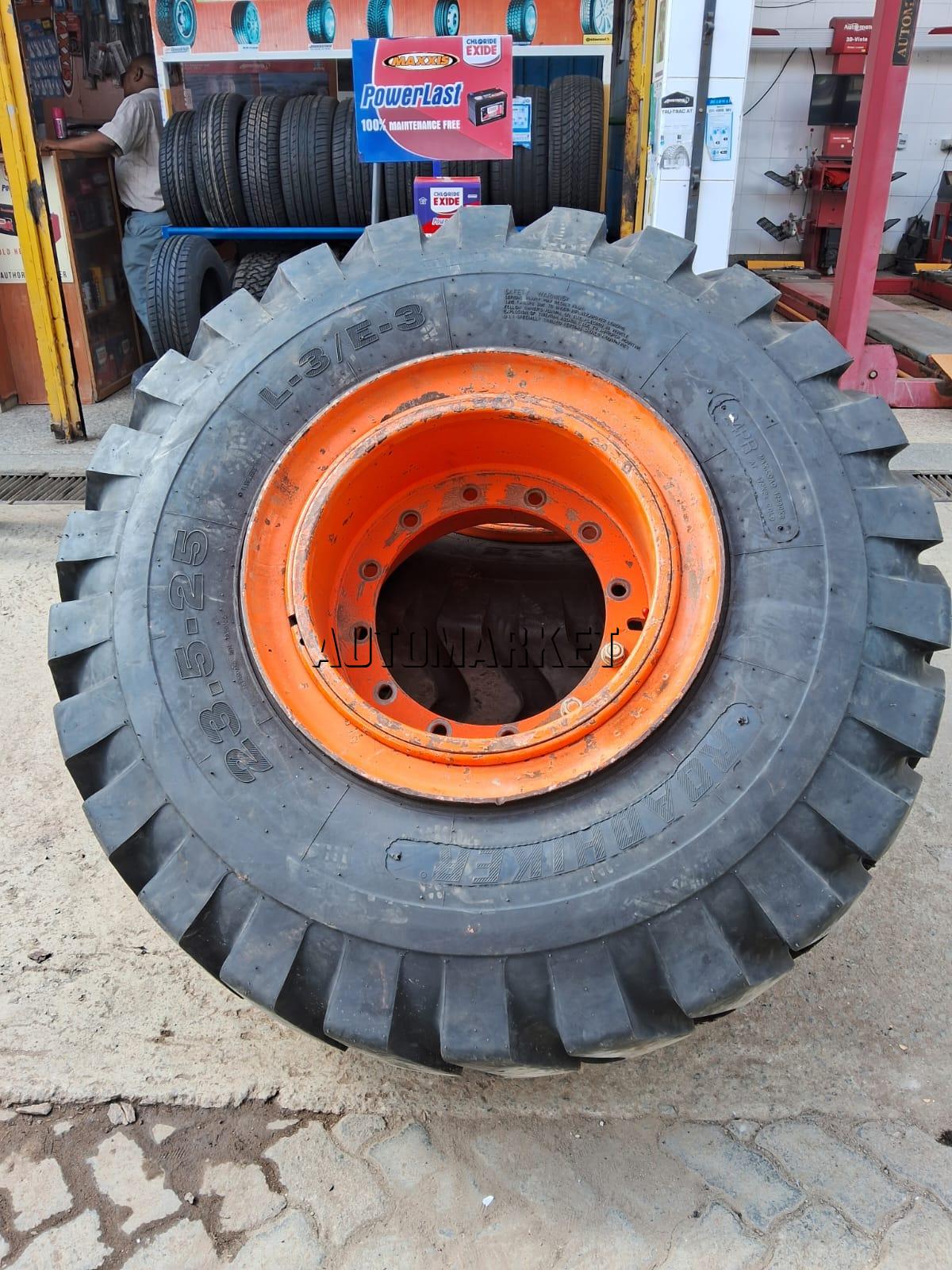 23.5-25 Roadhiker 24 Ply E3/L3 Industrial Tyre from China