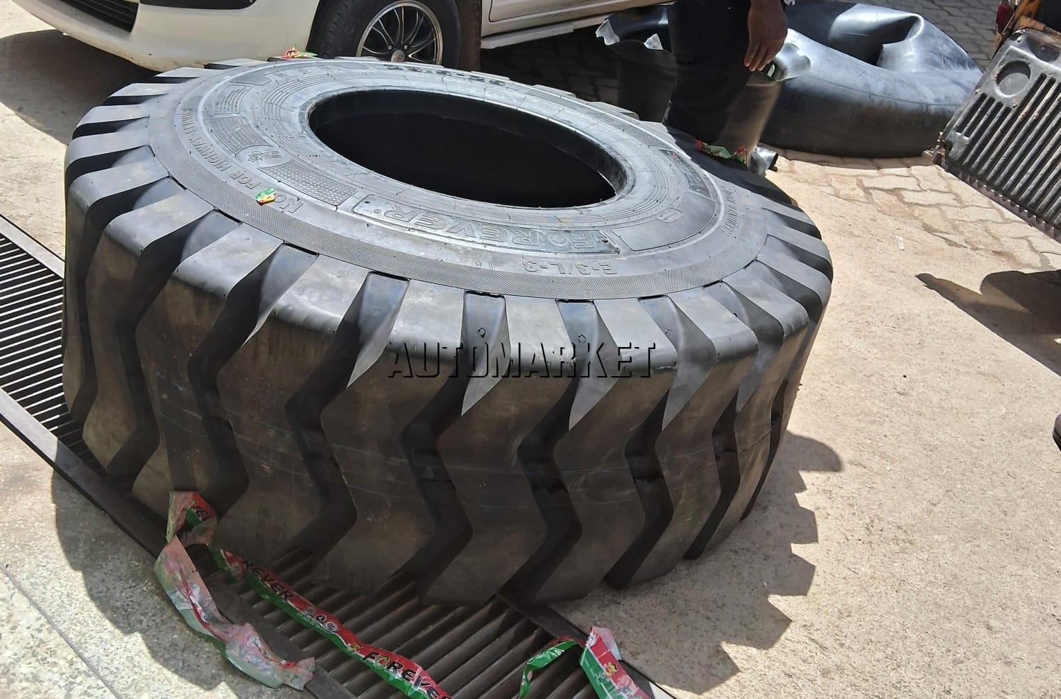 23.5-25 Roadhiker 24 Ply E3/L3 Industrial Tyre from China