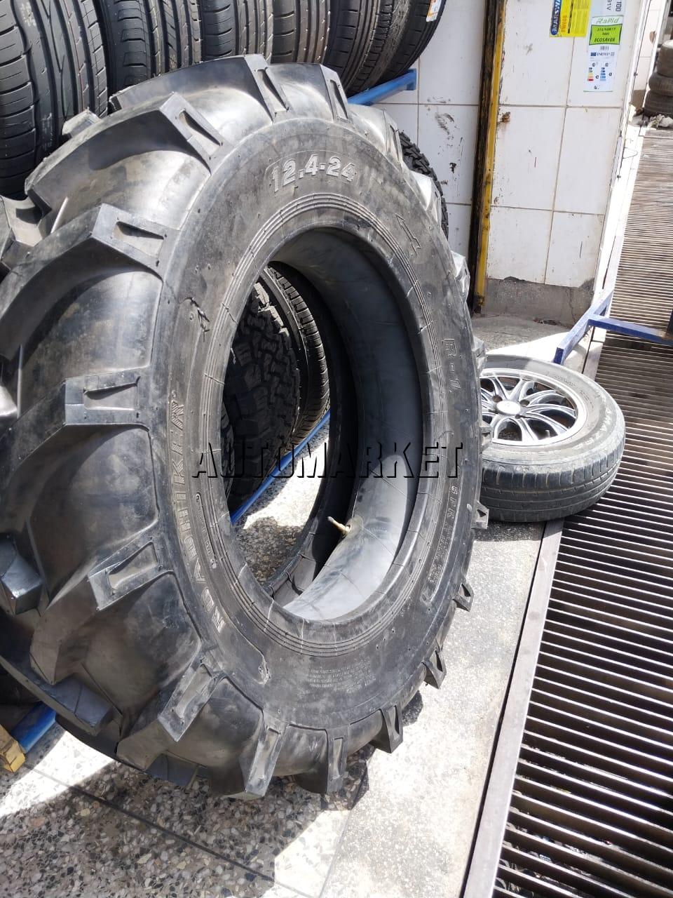 12.4-24 Roadhiker Agricultural Tyre