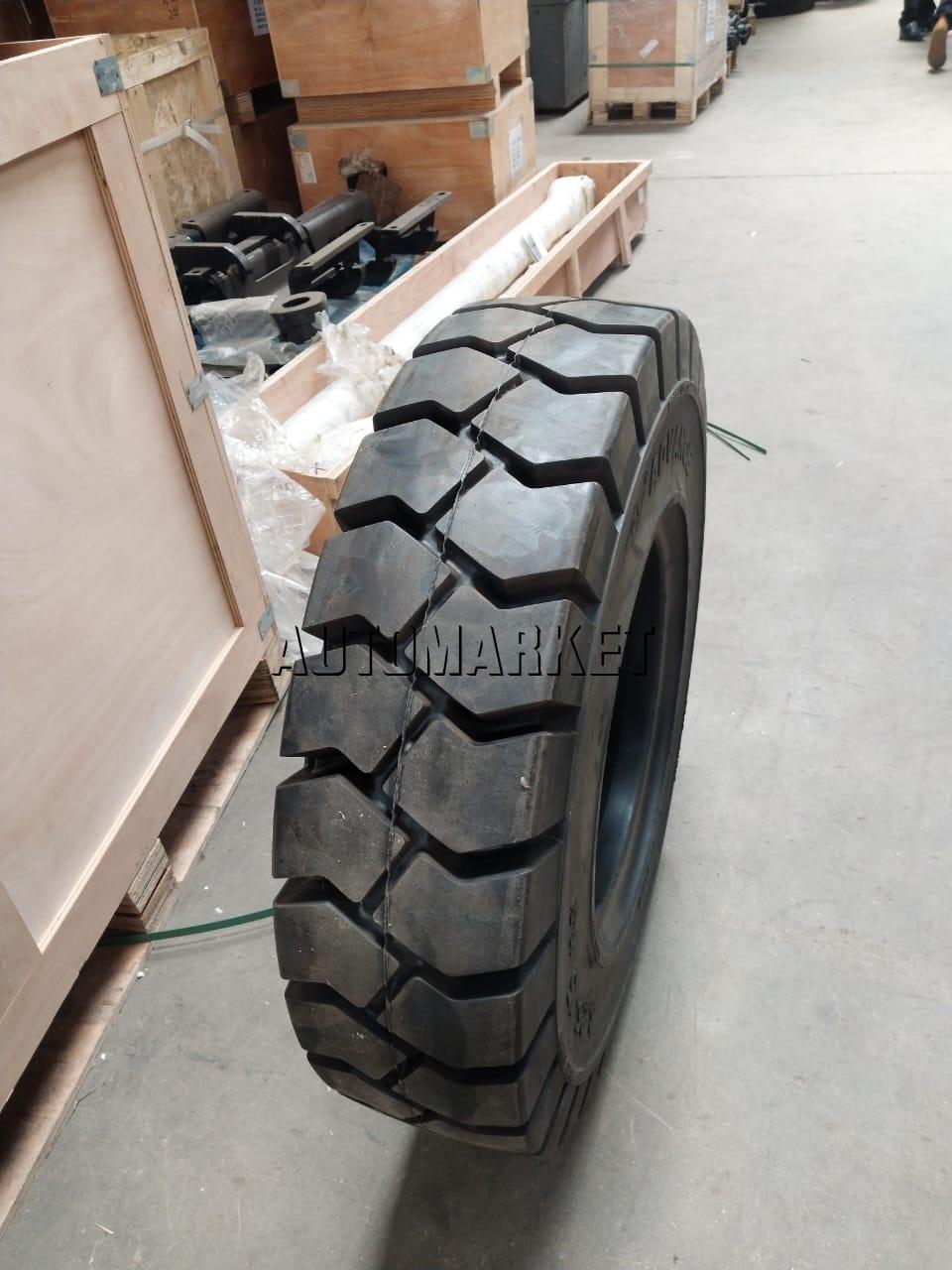 8.25-15 Advance Solid Standard Forklift Tyre from China