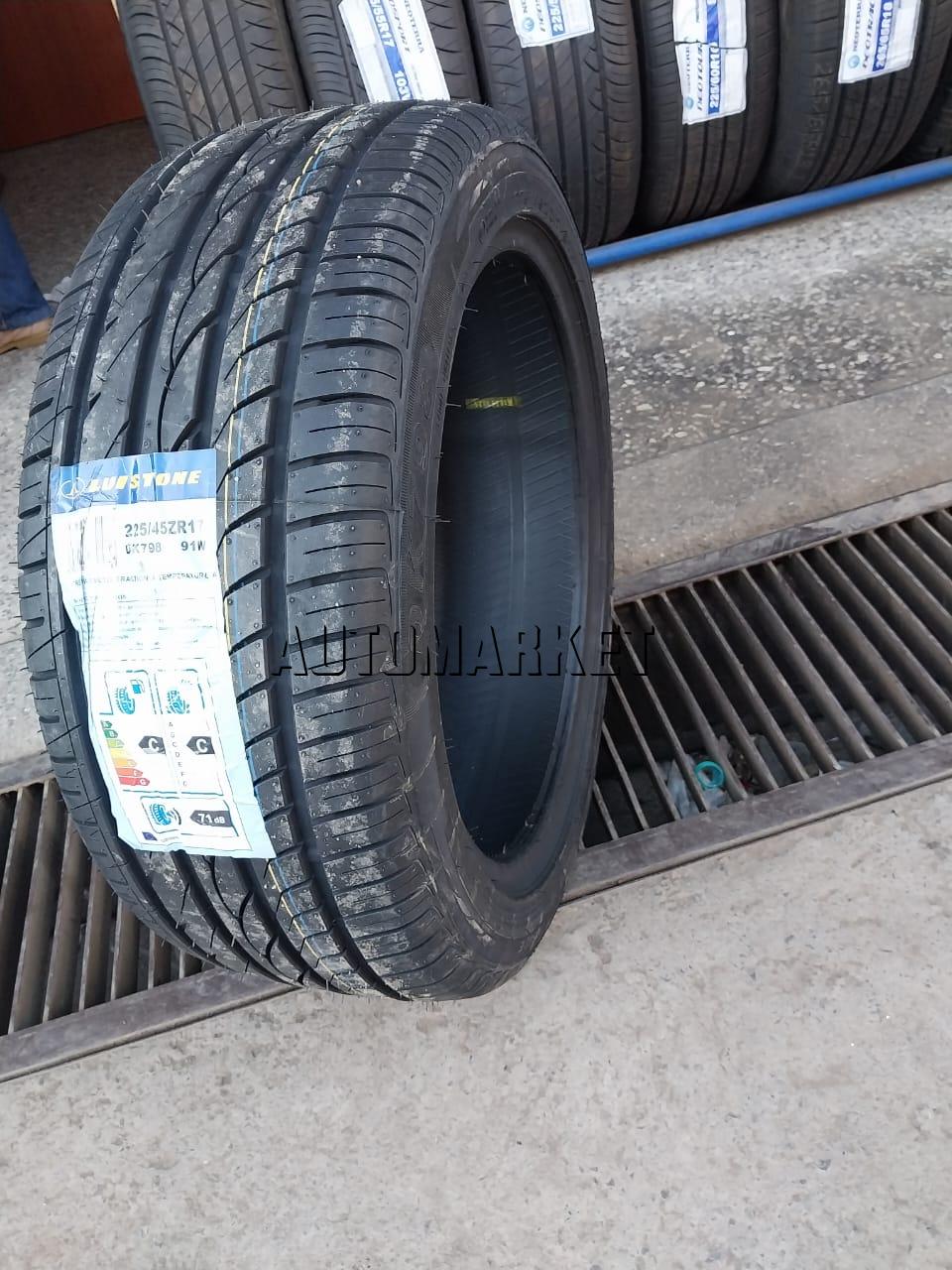 225/45ZR17 Luistone Tyre (China)