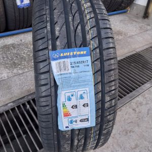 225/45ZR17 Luistone Tyre (China)