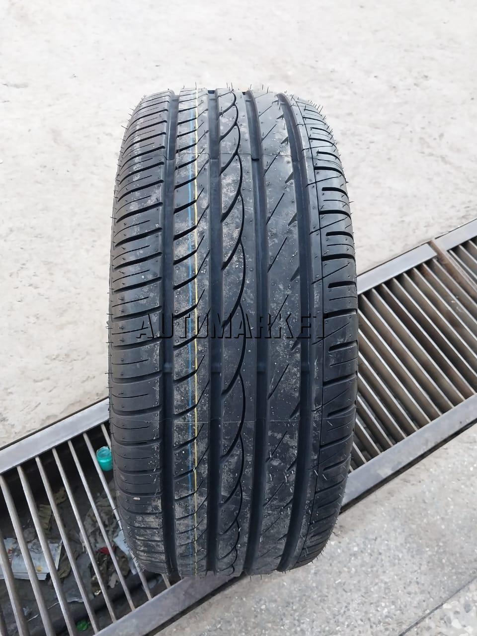 225/45ZR17 Luistone Tyre (China)