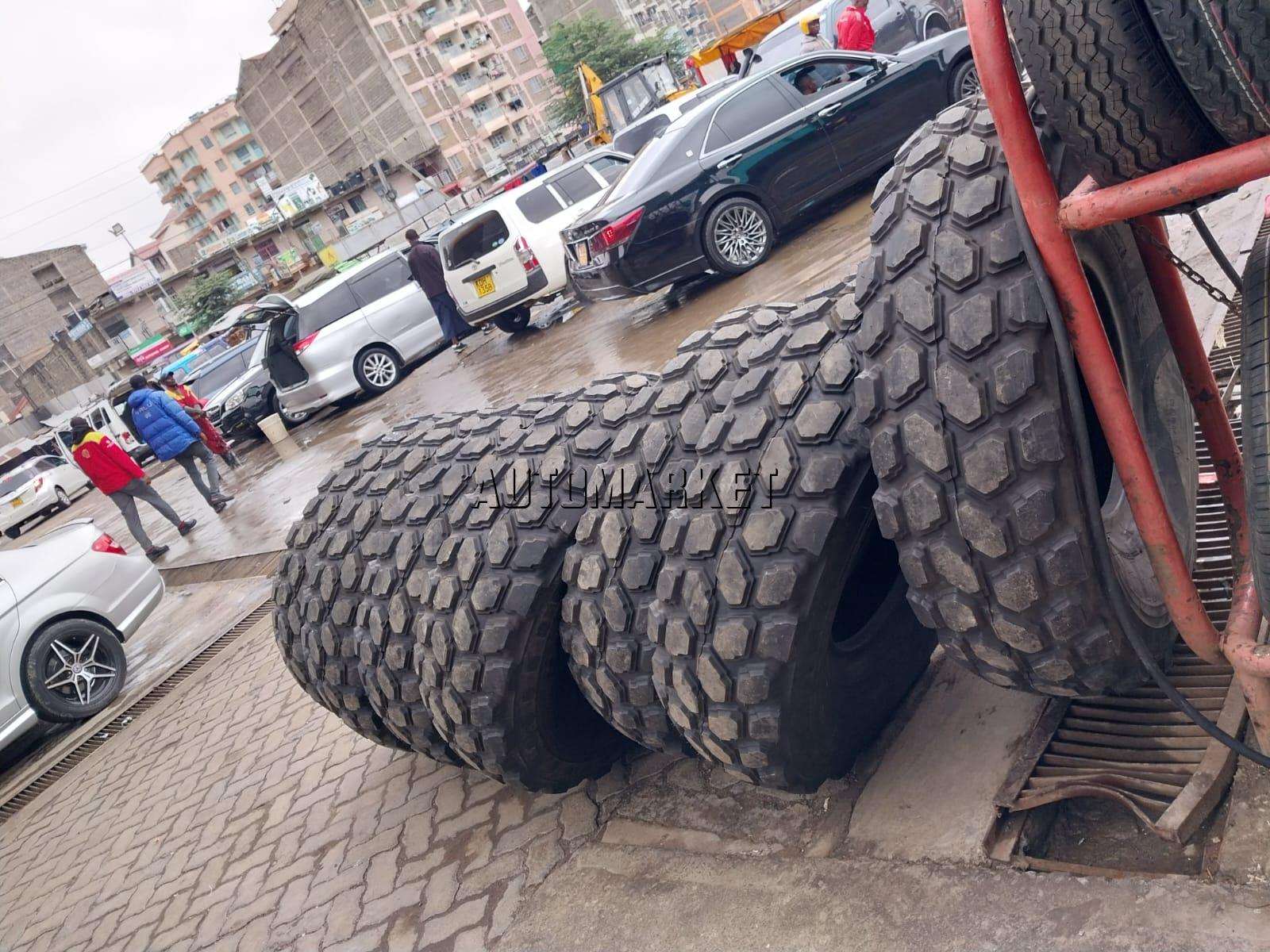 14.00R20 Bridgestone Military Tyre