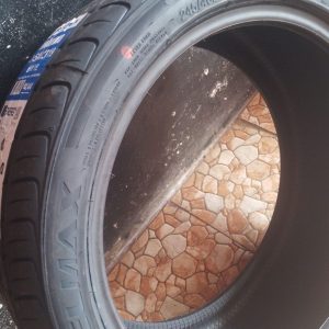 245/40ZR19 Delmax Tyre