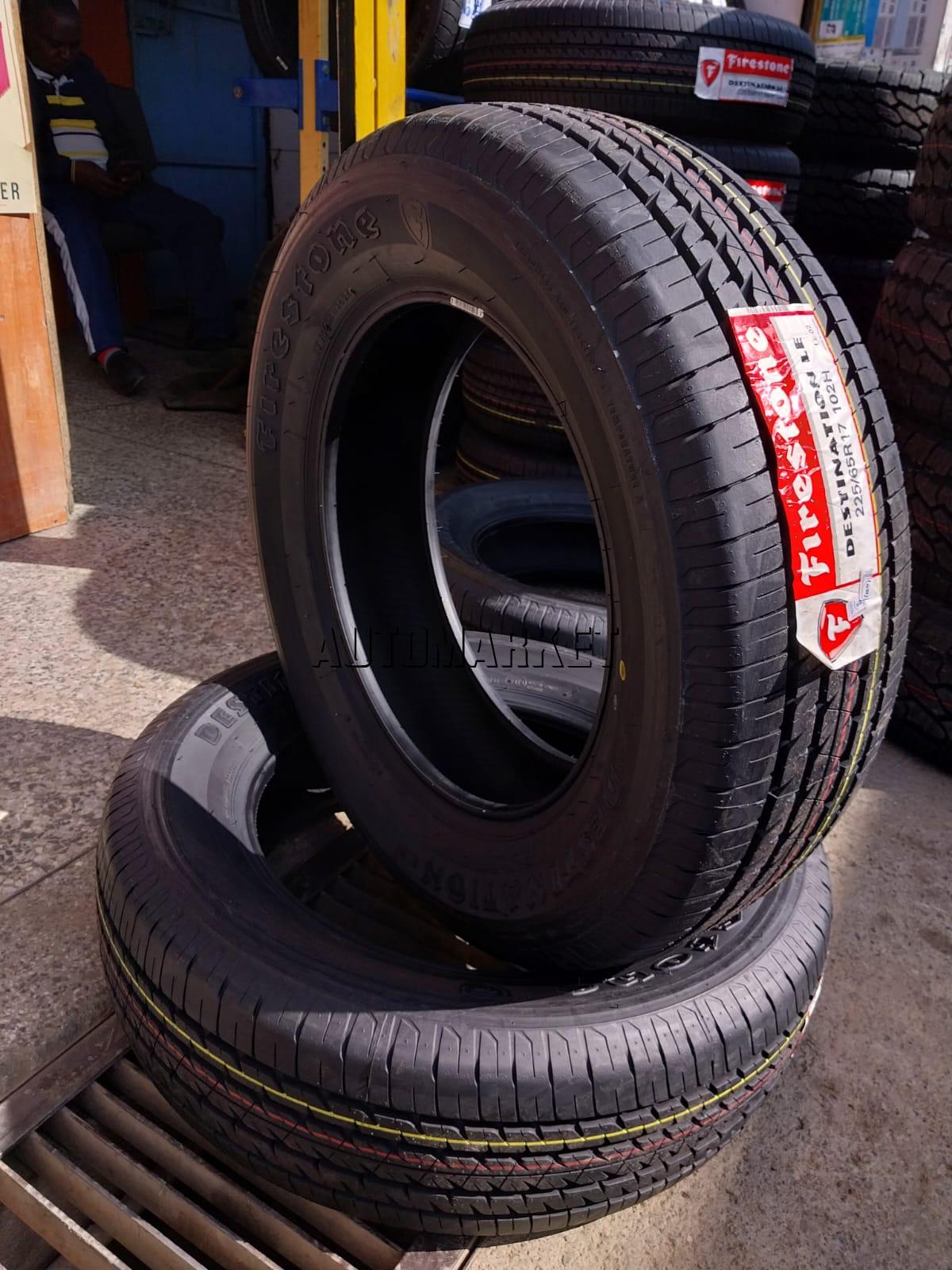 225/65R17 Firestone Tyre