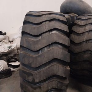 29.5-25 Roadhiker 28 Ply E3/L3 Industrial Tyre from China