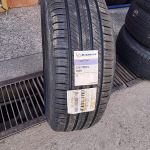 235/70R16 Michelin Primacy SUV+ Tyre