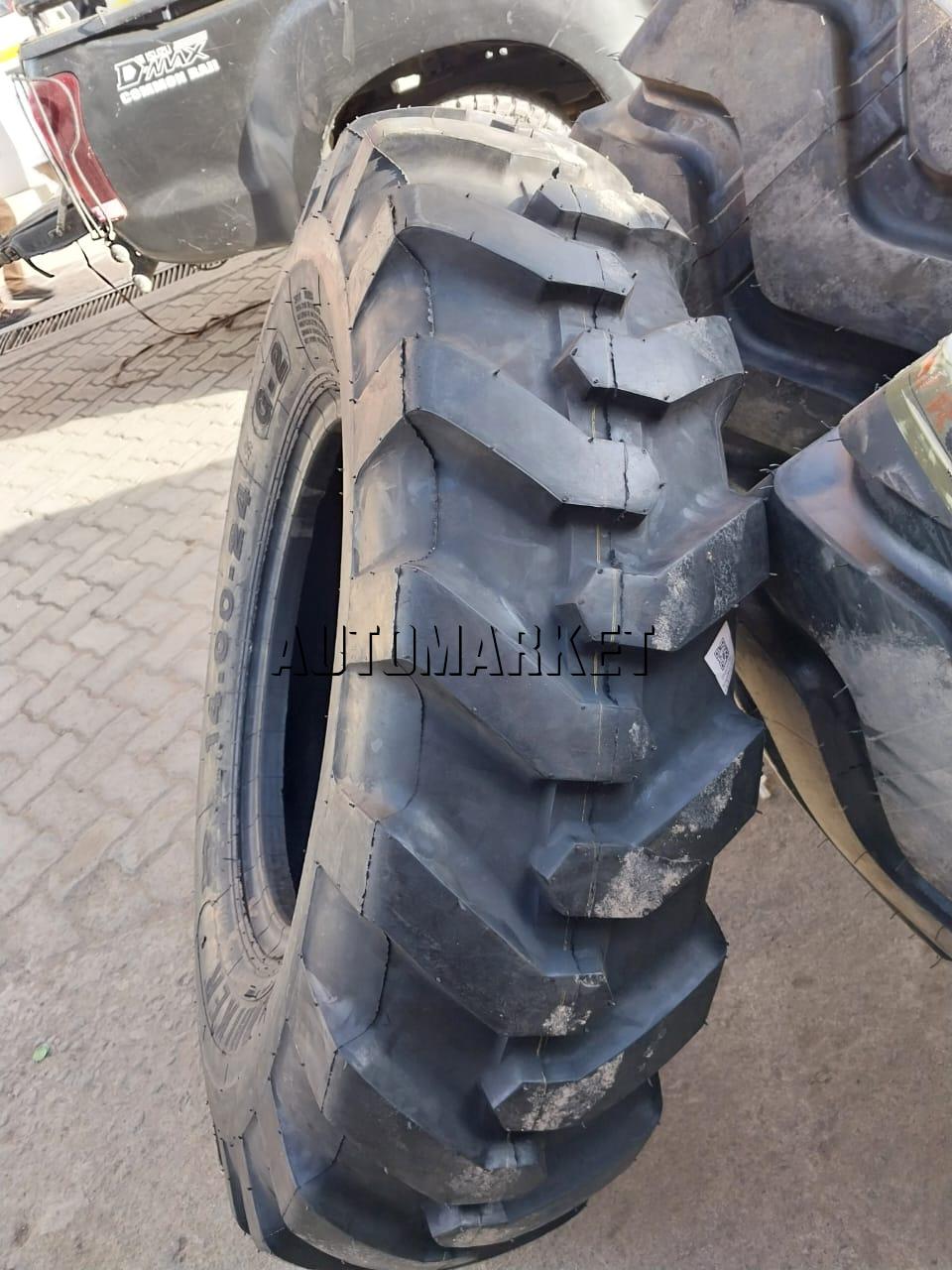 14.00-24 Roadhiker G2 16PR Industrial Tyre from China