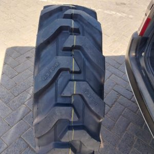 12.5/80-18 Roadhiker 12PR Industrial Tyre from India