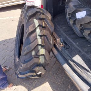 12.5/80-18 Roadhiker 12PR Industrial Tyre from India