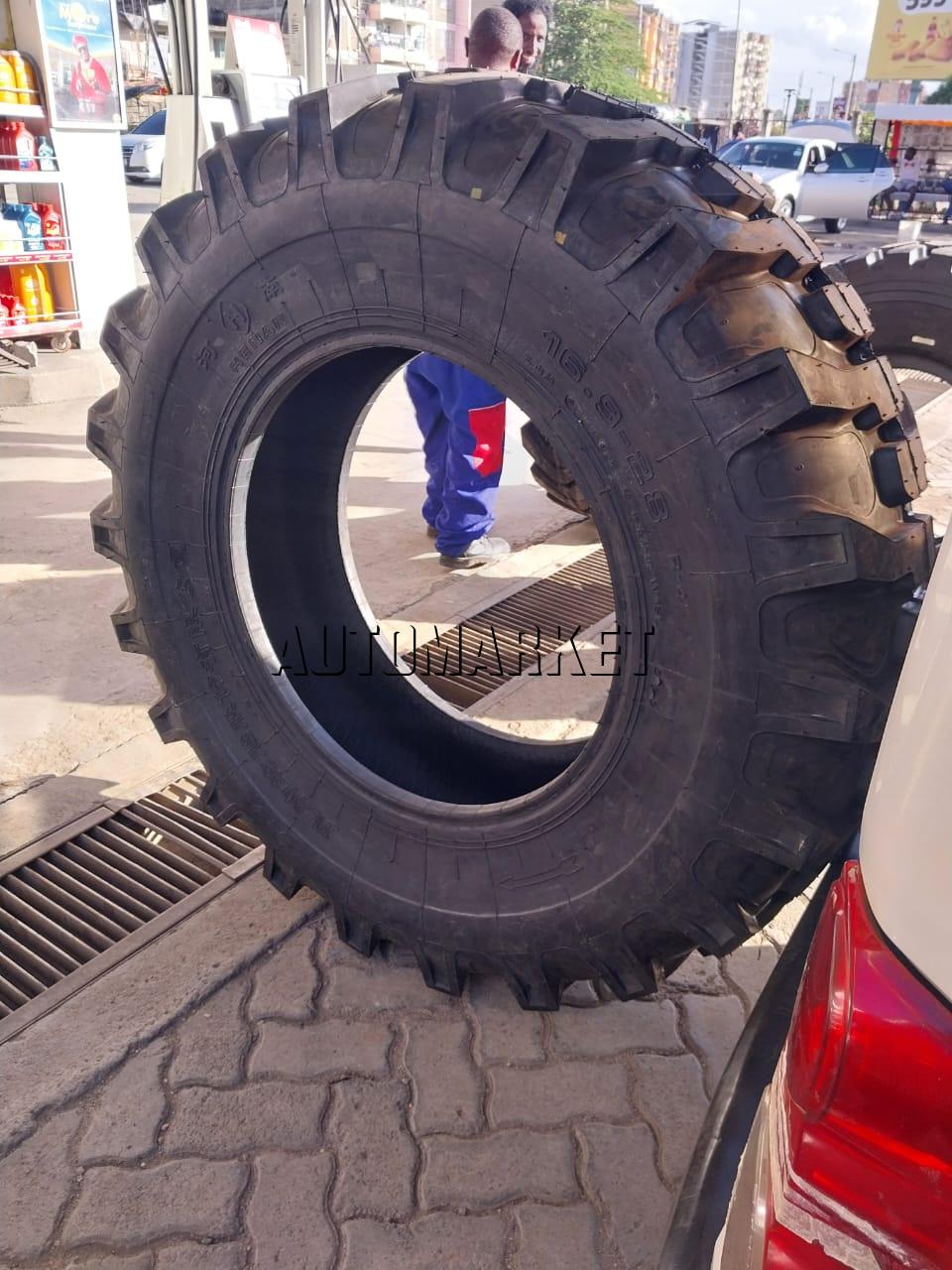 16.9-28 Aeolus Industrial Tyre 12 Ply – China