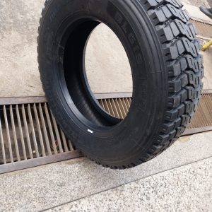 265/70R19.5 Blacklion 18 Ply Drive Truck Tyre from China