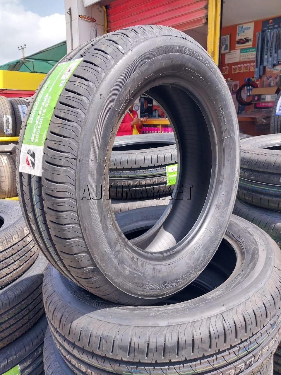 205/60R16 Bridgestone Passenger Tyre