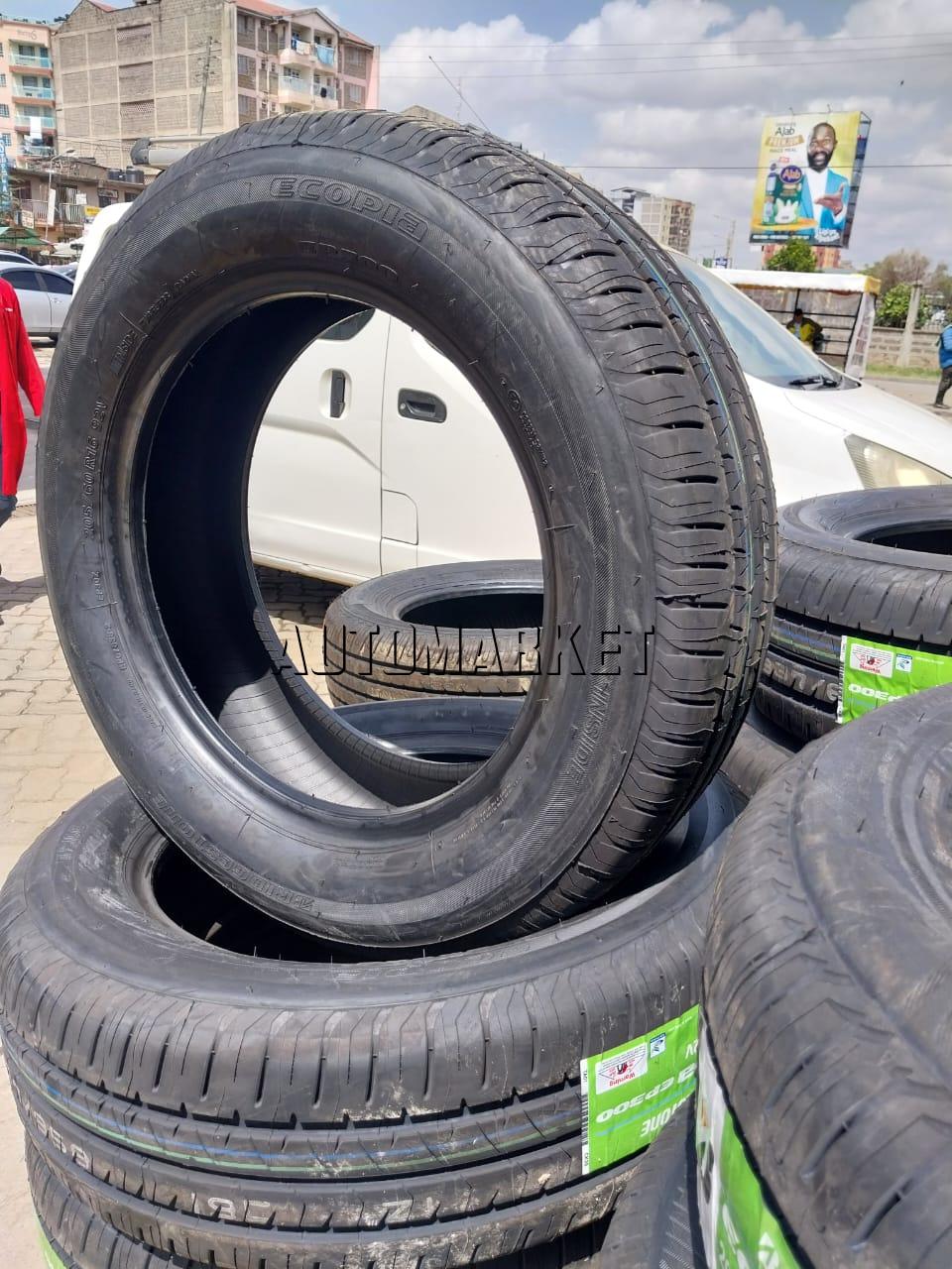 205/60R16 Bridgestone Passenger Tyre