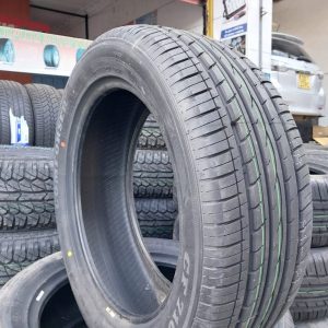 215/55R17 Comforser Tyre (China)