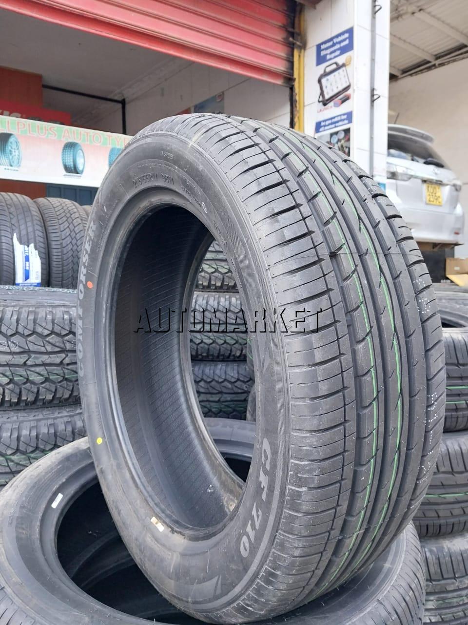 215/55R17 Comforser Tyre (China)