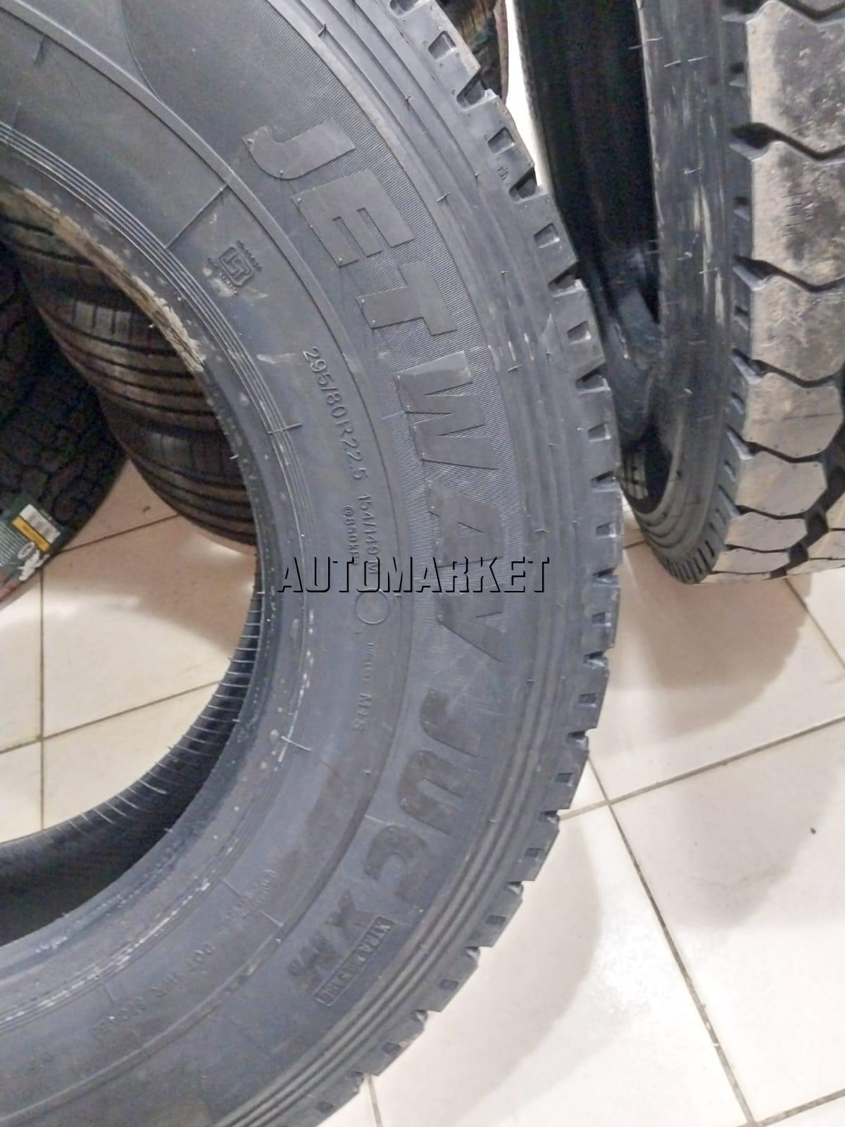 295/80R22.5 JK Drive Pattern Truck Tyre from India