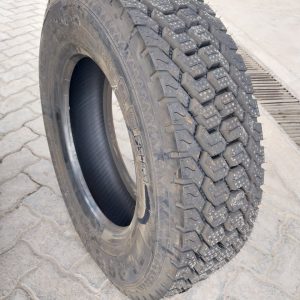 265/70R19.5 Liao Lun Drive Pattern Truck Tyre from China