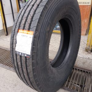 9.5R17.5 Roadshine Truck Tyre from China