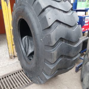 16/70-20 (405/70-20) Honour Industrial Tyre 16 Ply – China