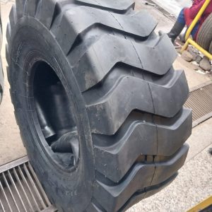 16/70-20 (405/70-20) Honour Industrial Tyre 16 Ply – China