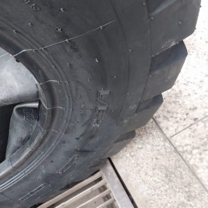 16/70-20 (405/70-20) Honour Industrial Tyre 16 Ply – China