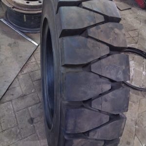 9.00-20 Marcher Solid Standard Forklift Tyre from China