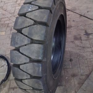 9.00-20 Marcher Solid Standard Forklift Tyre from China