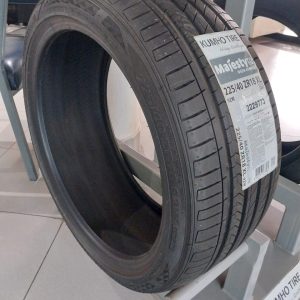 225/40ZR18 Kumho Tyre (Vietnam)