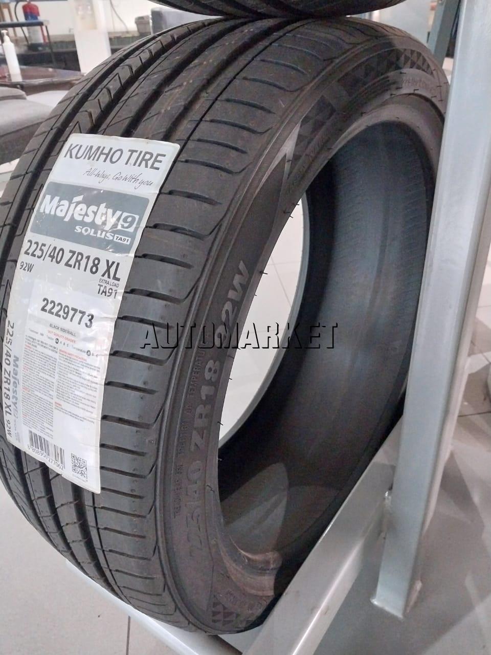 225/40ZR18 Kumho Tyre (Vietnam)