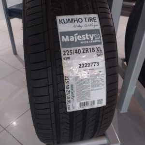 225/40ZR18 Kumho Tyre (Vietnam)