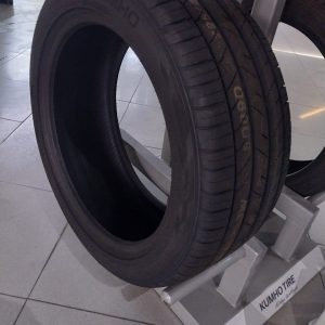 225/40ZR18 Kumho Tyre (Vietnam)