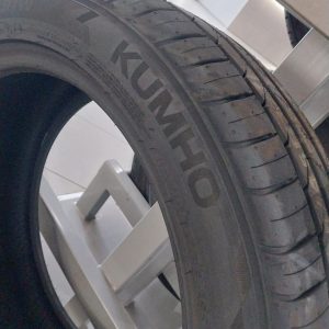 225/40ZR18 Kumho Tyre (Vietnam)