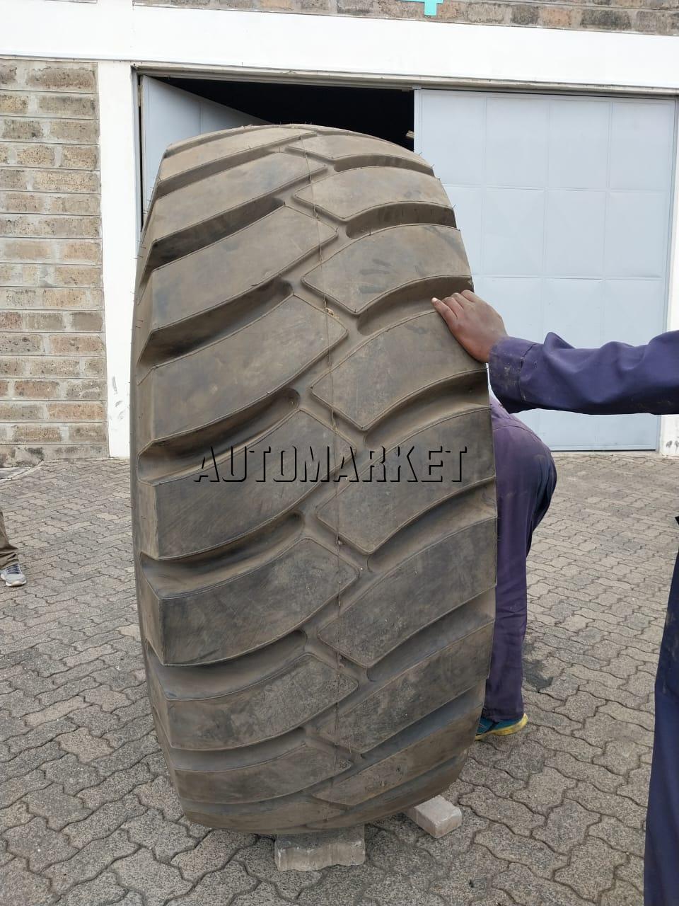29.5-29 Pirelli E3 Tubeless 34 Ply Industrial Tyre