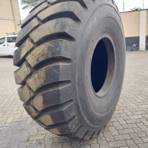 29.5-29 Pirelli E3 Tubeless 34 Ply Industrial Tyre