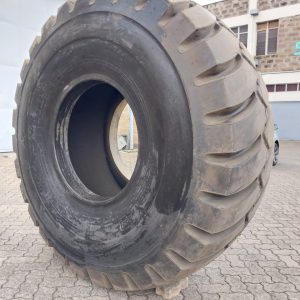 29.5-29 Pirelli E3 Tubeless 34 Ply Industrial Tyre