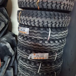 7.50-16 Vikrant Truck Tyre from India