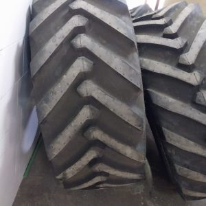 24.5-32 SWT 14-Ply Agricultural Tyre – Made in India
