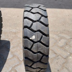 6.50-10 Maxam Solid Standard Forklift Tyre from Vietnam