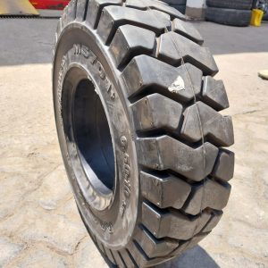 6.50-10 Maxam Solid Standard Forklift Tyre from Vietnam