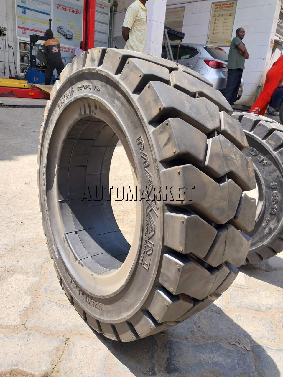 28×9-15 (8.15-15) Maxam Solid Forklift Tyre
