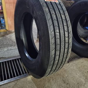 265/70R19.5 Lion Lord Steering Truck Tyre from China
