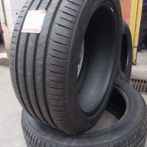 275/45R21 Bridgestone Tyre in Kenya