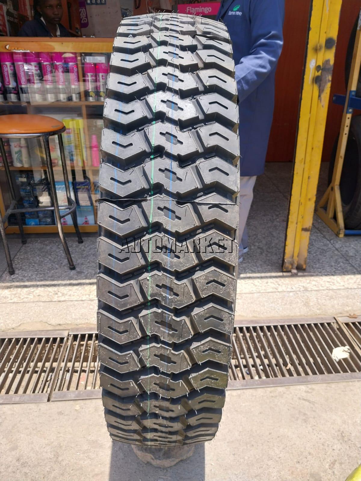 12.00R24 Trackmax (Diff) Truck Tyre from China
