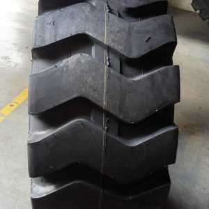 16/70-20 (405/70-20) Roadhiker Industrial Tyre 16 Ply – China