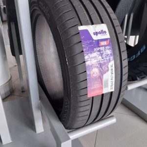 225/45R17 Apollo Tyre (India)